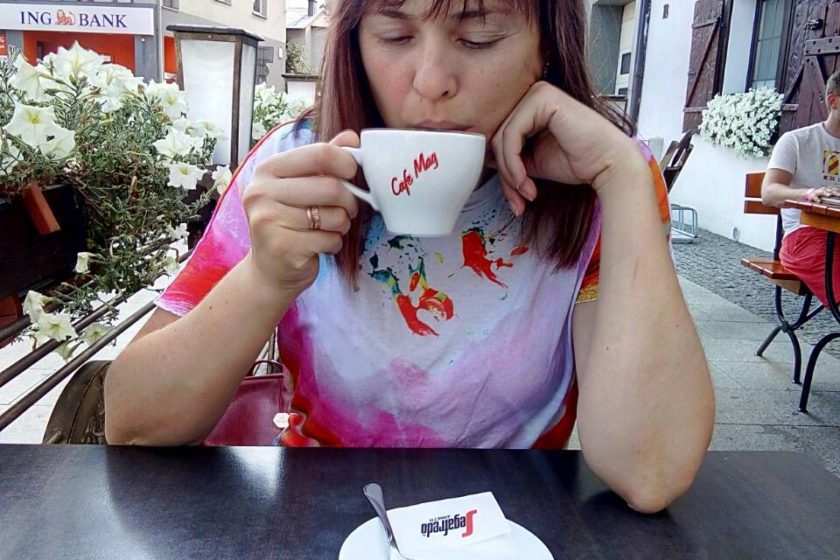 Наталья Прядка с кофе и поиском заказчиков